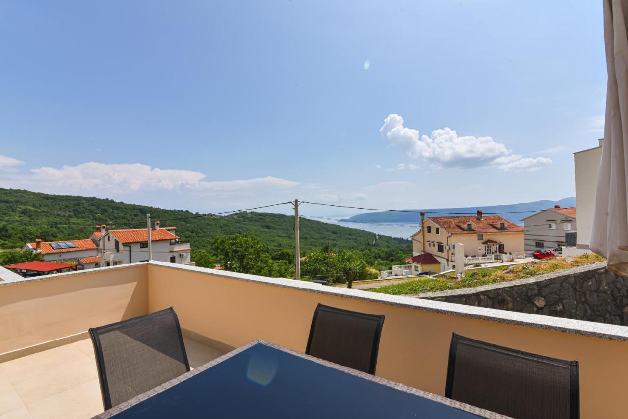 Brsec Villa Anda S Apartmanima I Bazenom Zewnętrze zdjęcie