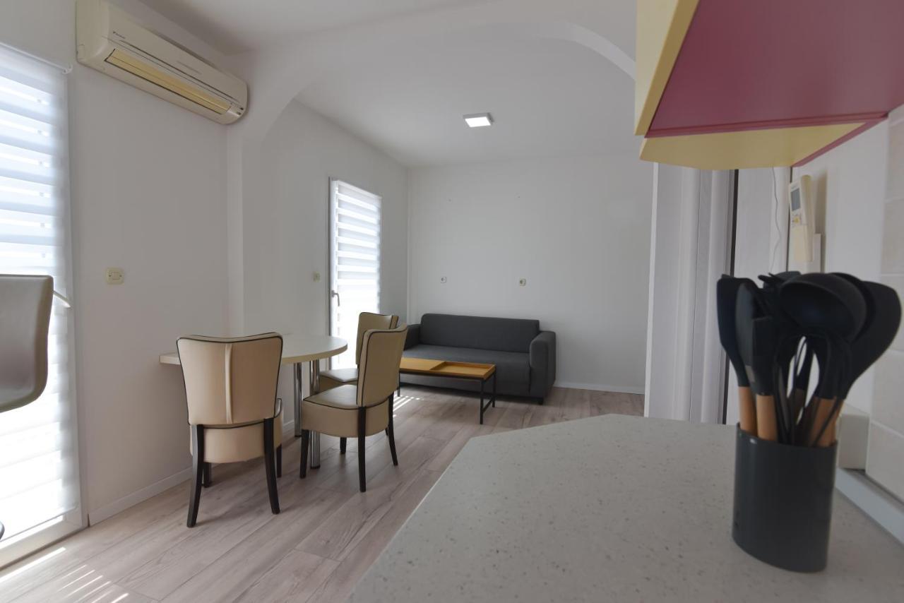 Brsec Villa Anda S Apartmanima I Bazenom Zewnętrze zdjęcie